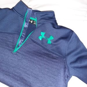Under Armour pullover hoodie Youth Large